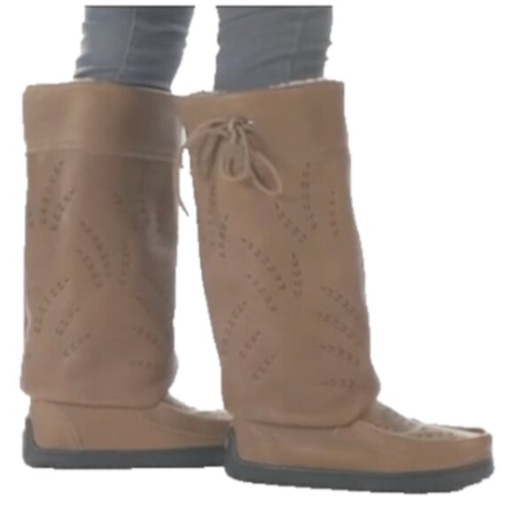 Manitobah Mukluks Gatherer Tall Leather  Winter Boot Vibram Sole Sherpa Lined 10 - Picture 1 of 17